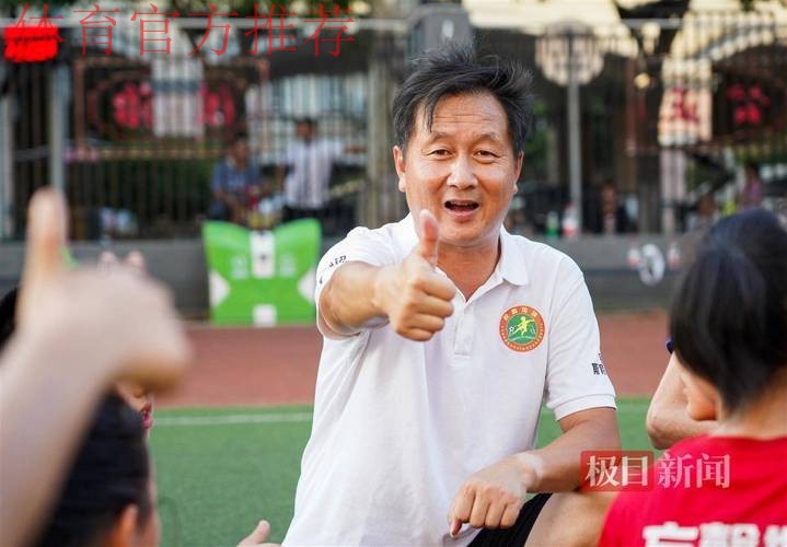 听邓世俊讲述蒿俊闵的成才经